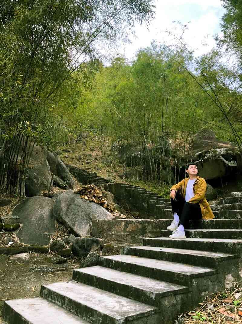 Tú Dương Miếu, điểm đến yên ắng nép mình bên rừng trúc
