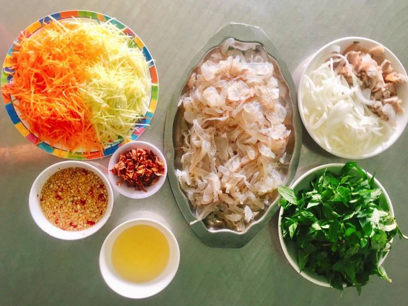 Về Phú Yên thưởng thức món gỏi sứa Đầm Ô Loan giòn dai cực ngon
