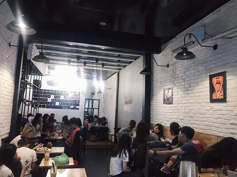 Xao xuyến con tim trước tiệm cà phê style Hàn Quốc Infini-T tại Cần Thơ