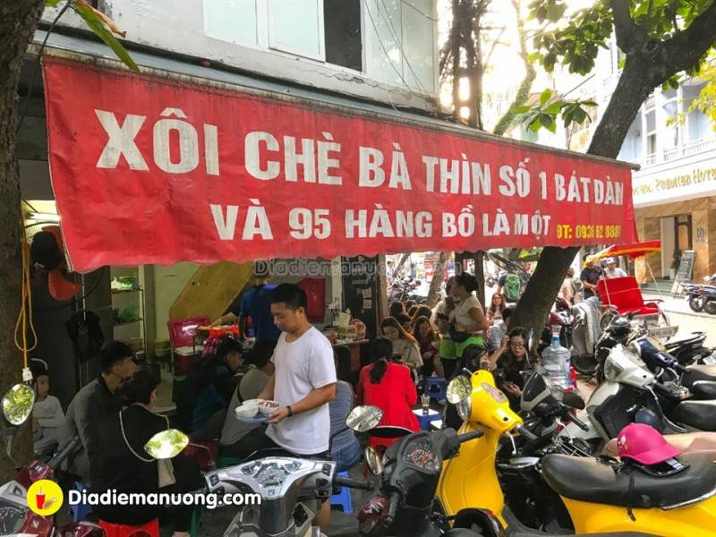 Xôi chè Bà Thìn - Địa chỉ quen thuộc của các tín đồ mê đồ ngọt tại Hà Nội